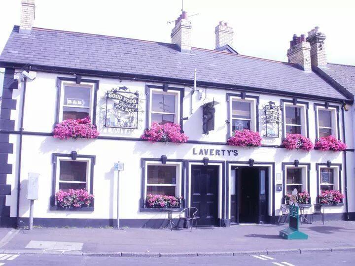 Laverty'S - The Black Bull Inn Randalstown ภายนอก รูปภาพ