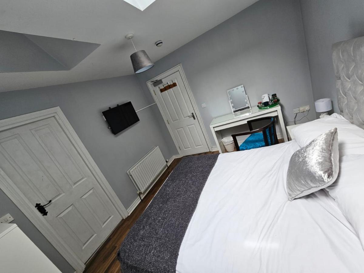 Laverty'S - The Black Bull Inn Randalstown ภายนอก รูปภาพ